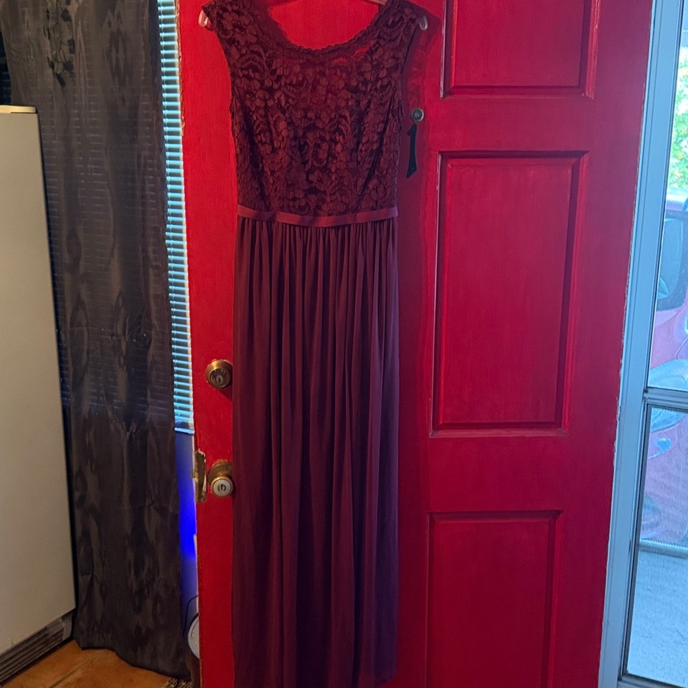 David’s Bridal Bridesmaid Dress – Size 4 – Burgundy – $40